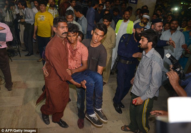 Una explosión en Pakistán deja más de 60 muertos y 300 heridos