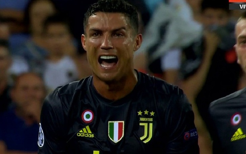 ¿El manotazo le costó la expulsión a Ronaldo?