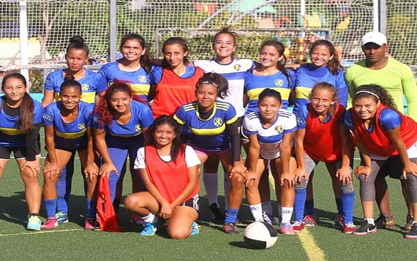 Maritza Rivas, unos de sus pasatiempos es jugar fútbol 