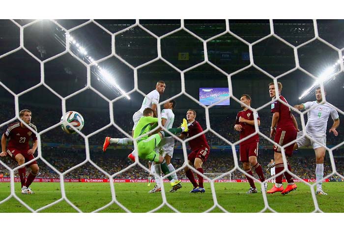 Argelia logra su primera clasificación a octavos de final tras empatar con Rusia