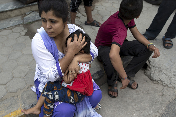 Nuevo terremoto de 7.3 en Nepal deja muertos y heridos