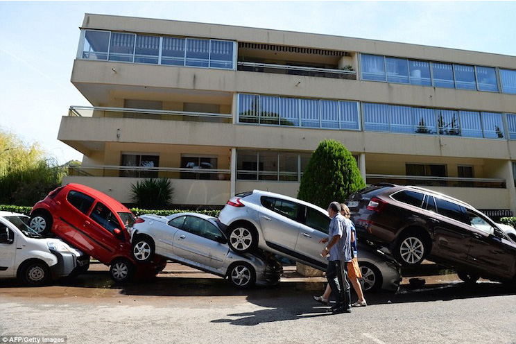 Al menos 16 muertos por inundaciones en Riviera Francesa (FOTOS, VIDEO)