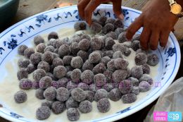 Dulceros granadinos preparados para las festividades marianas