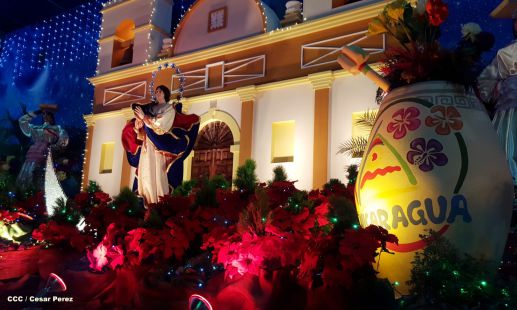 Altares marianos en Avenida de Bolívar a Chávez