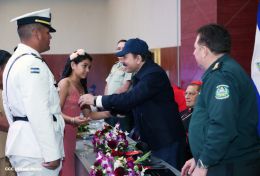 Daniel y Rosario presiden graduación de cadetes del Ejército de Nicaragua