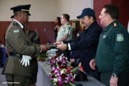 Daniel y Rosario presiden graduación de cadetes del Ejército de Nicaragua