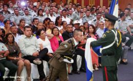 Daniel y Rosario presiden graduación de cadetes del Ejército de Nicaragua