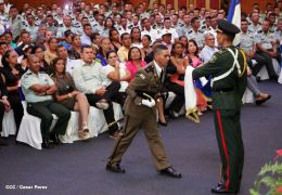 Daniel y Rosario presiden graduación de cadetes del Ejército de Nicaragua
