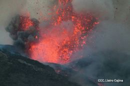 Volcán Momotombo entra en actividad eruptiva tras 110 años de relativa calma