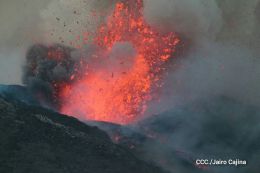 Volcán Momotombo entra en actividad eruptiva tras 110 años de relativa calma