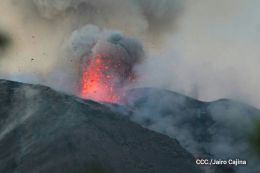 Volcán Momotombo entra en actividad eruptiva tras 110 años de relativa calma