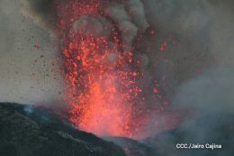 Volcán Momotombo entra en actividad eruptiva tras 110 años de relativa calma