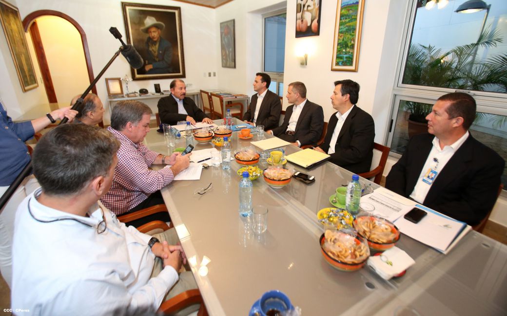 Presidente Daniel se reúne con directivos de Walmart