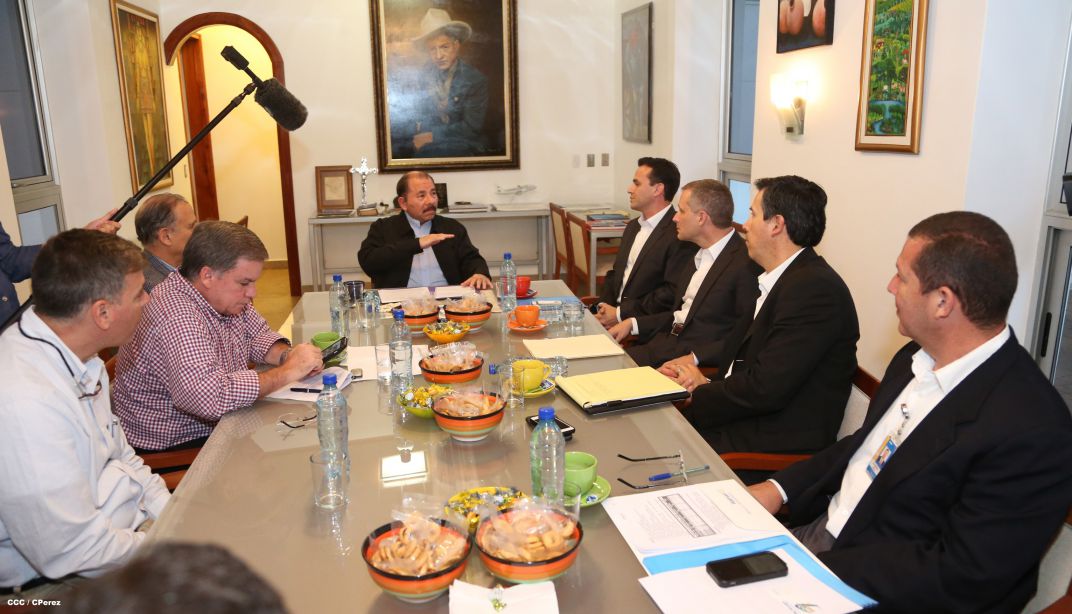 Presidente Daniel se reúne con directivos de Walmart