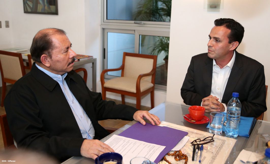 Presidente Daniel se reúne con directivos de Walmart