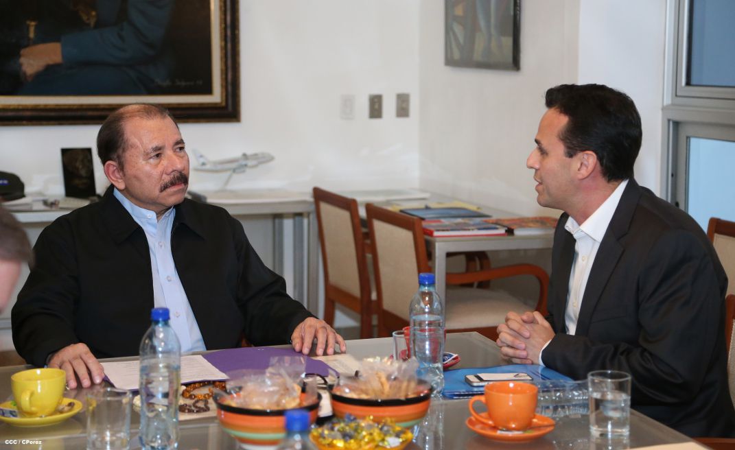 Presidente Daniel se reúne con directivos de Walmart
