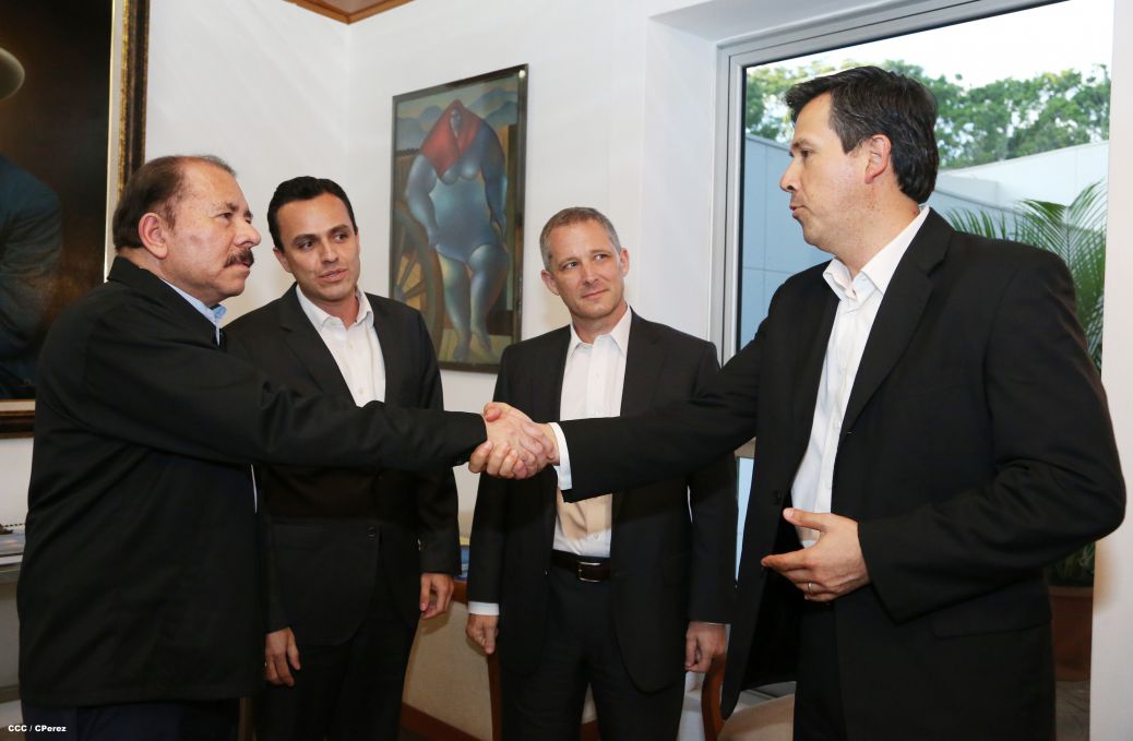 Presidente Daniel se reúne con directivos de Walmart