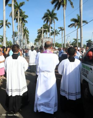 En el inicio del Año de la Misericordia iglesia abre Puerta Santa en Catedral de Managua