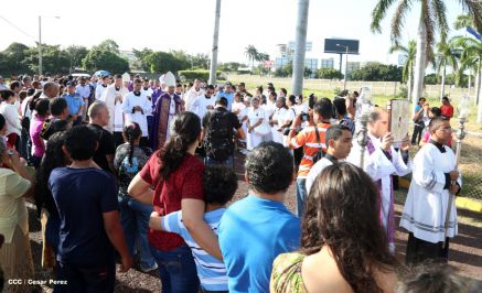 En el inicio del Año de la Misericordia iglesia abre Puerta Santa en Catedral de Managua