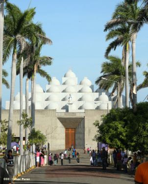 En el inicio del Año de la Misericordia iglesia abre Puerta Santa en Catedral de Managua