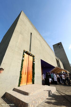En el inicio del Año de la Misericordia iglesia abre Puerta Santa en Catedral de Managua