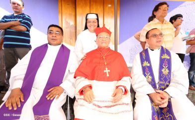En el inicio del Año de la Misericordia iglesia abre Puerta Santa en Catedral de Managua