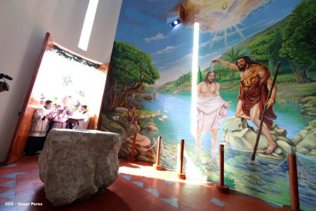 En el inicio del Año de la Misericordia iglesia abre Puerta Santa en Catedral de Managua