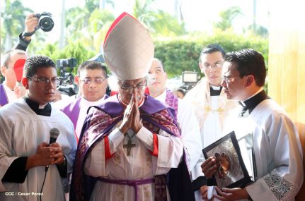 En el inicio del Año de la Misericordia iglesia abre Puerta Santa en Catedral de Managua