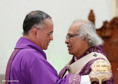 En el inicio del Año de la Misericordia iglesia abre Puerta Santa en Catedral de Managua