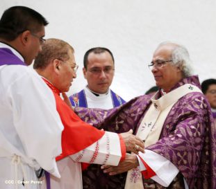 En el inicio del Año de la Misericordia iglesia abre Puerta Santa en Catedral de Managua