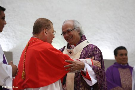 En el inicio del Año de la Misericordia iglesia abre Puerta Santa en Catedral de Managua