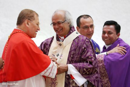 En el inicio del Año de la Misericordia iglesia abre Puerta Santa en Catedral de Managua