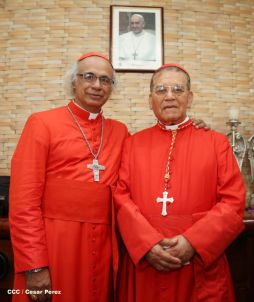 En el inicio del Año de la Misericordia iglesia abre Puerta Santa en Catedral de Managua