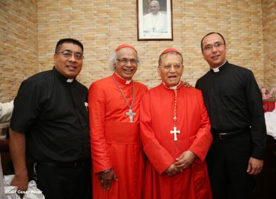 En el inicio del Año de la Misericordia iglesia abre Puerta Santa en Catedral de Managua