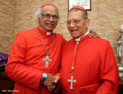 En el inicio del Año de la Misericordia iglesia abre Puerta Santa en Catedral de Managua