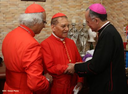 En el inicio del Año de la Misericordia iglesia abre Puerta Santa en Catedral de Managua