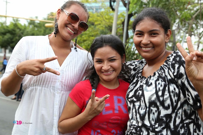 Miles acompañan a Daniel y Rosario en Repliegue 2013