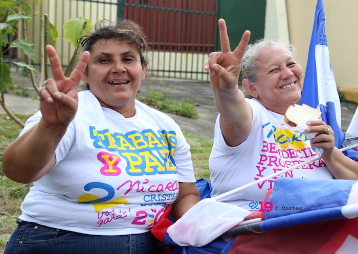 Miles acompañan a Daniel y Rosario en Repliegue 2013