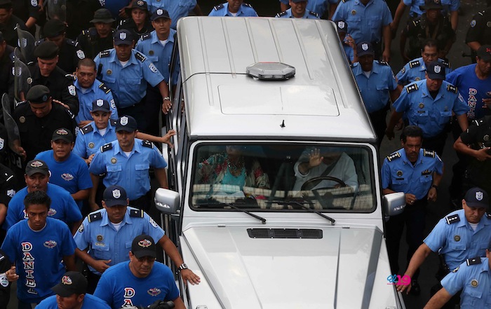 Miles acompañan a Daniel y Rosario en Repliegue 2013