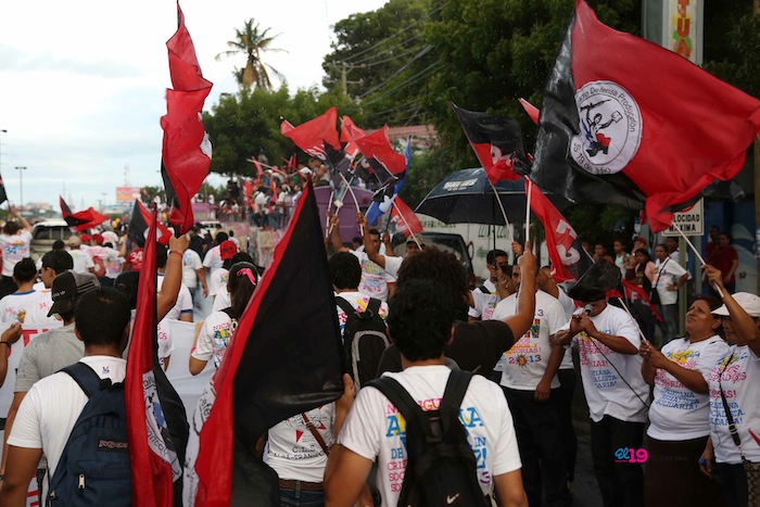 Miles acompañan a Daniel y Rosario en Repliegue 2013