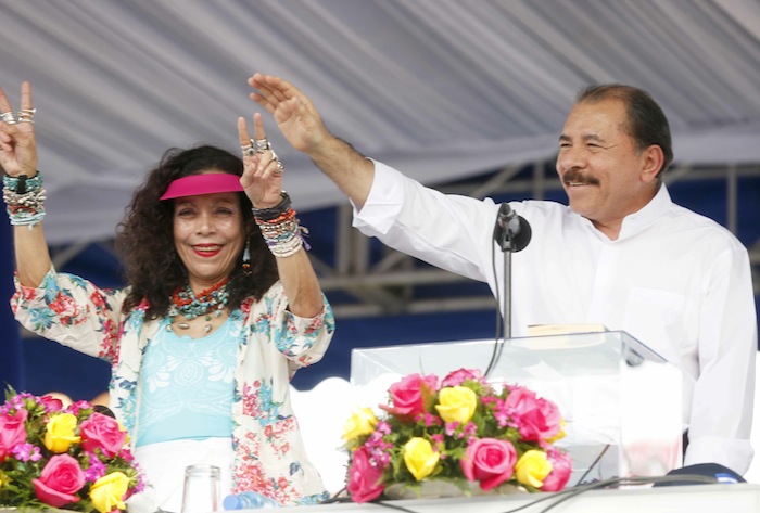 Miles acompañan a Daniel y Rosario en Repliegue 2013