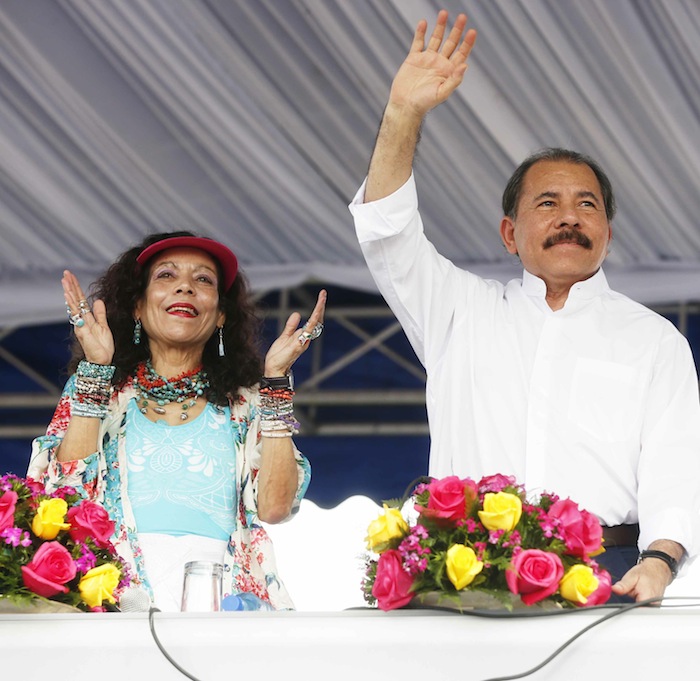 Miles acompañan a Daniel y Rosario en Repliegue 2013