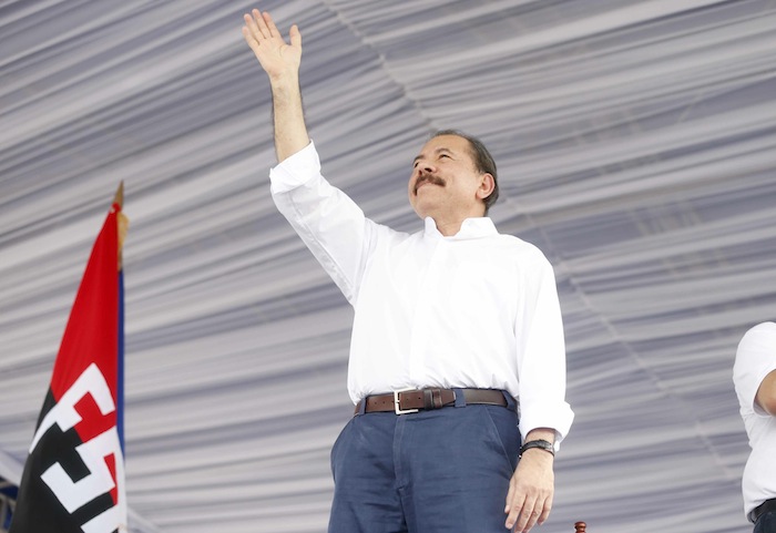 Miles acompañan a Daniel y Rosario en Repliegue 2013