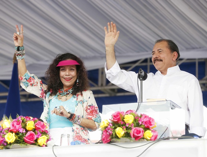 Miles acompañan a Daniel y Rosario en Repliegue 2013