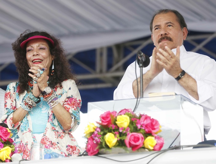 Miles acompañan a Daniel y Rosario en Repliegue 2013