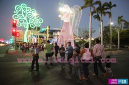 Una tarde en la Avenida de Bolívar a Chávez esperando la llegada del Niño Dios