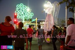 Una tarde en la Avenida de Bolívar a Chávez esperando la llegada del Niño Dios