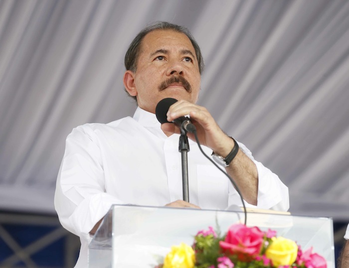 Miles acompañan a Daniel y Rosario en Repliegue 2013