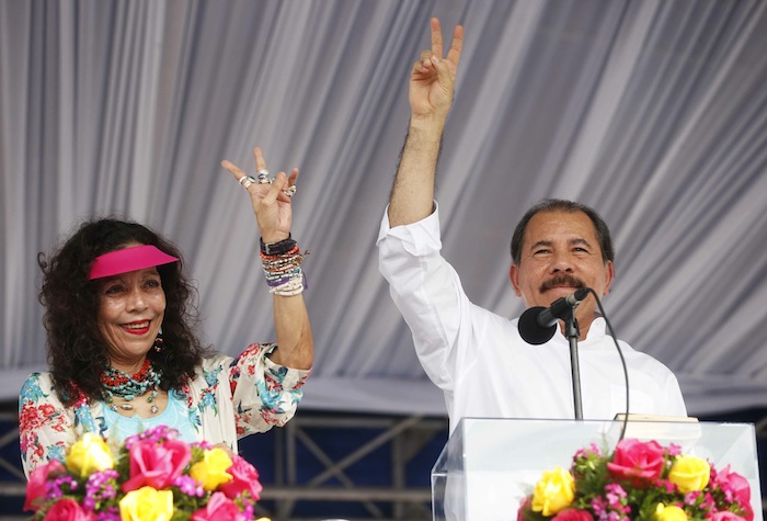 Miles acompañan a Daniel y Rosario en Repliegue 2013