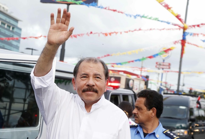 Miles acompañan a Daniel y Rosario en Repliegue 2013